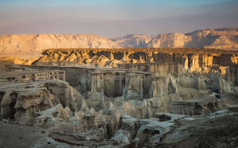 دره ستارگان قشم | راهنماي کامل بازديد، افسانه ها، مسير دسترسي و نکات سفر